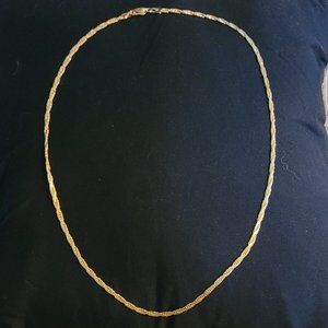 Gold-plated 24" chain with twist Design